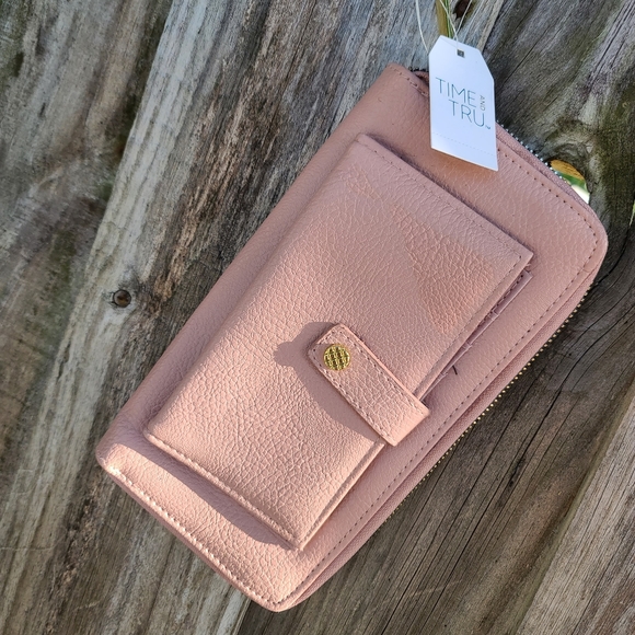 3/$12 or 5/$17🆕️ Small leather wallet wristlet - Picture 2 of 4